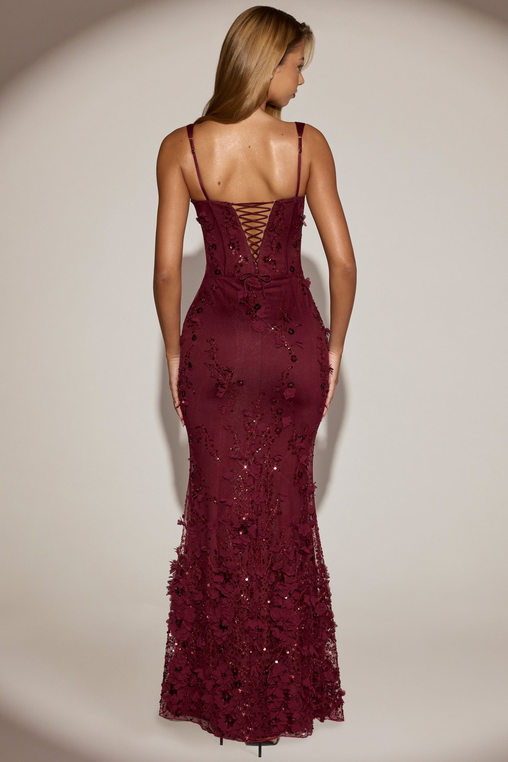 Embellished Appliqu?? Soft-Scoop Corset Gown in Wine Red - Image 6