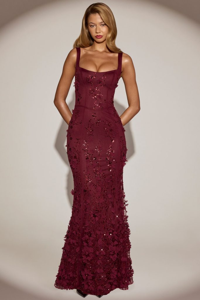 Embellished Appliqu?? Soft-Scoop Corset Gown in Wine Red
