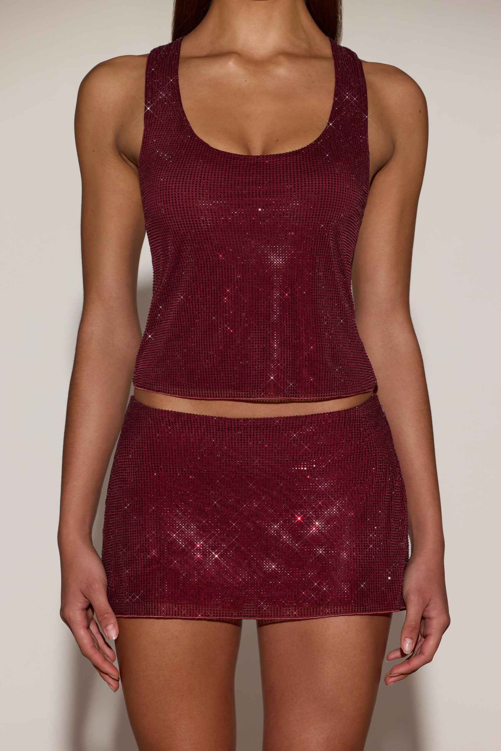 Embellished Jersey Scoop-Neck Racerback Top in Burgundy - Image 4