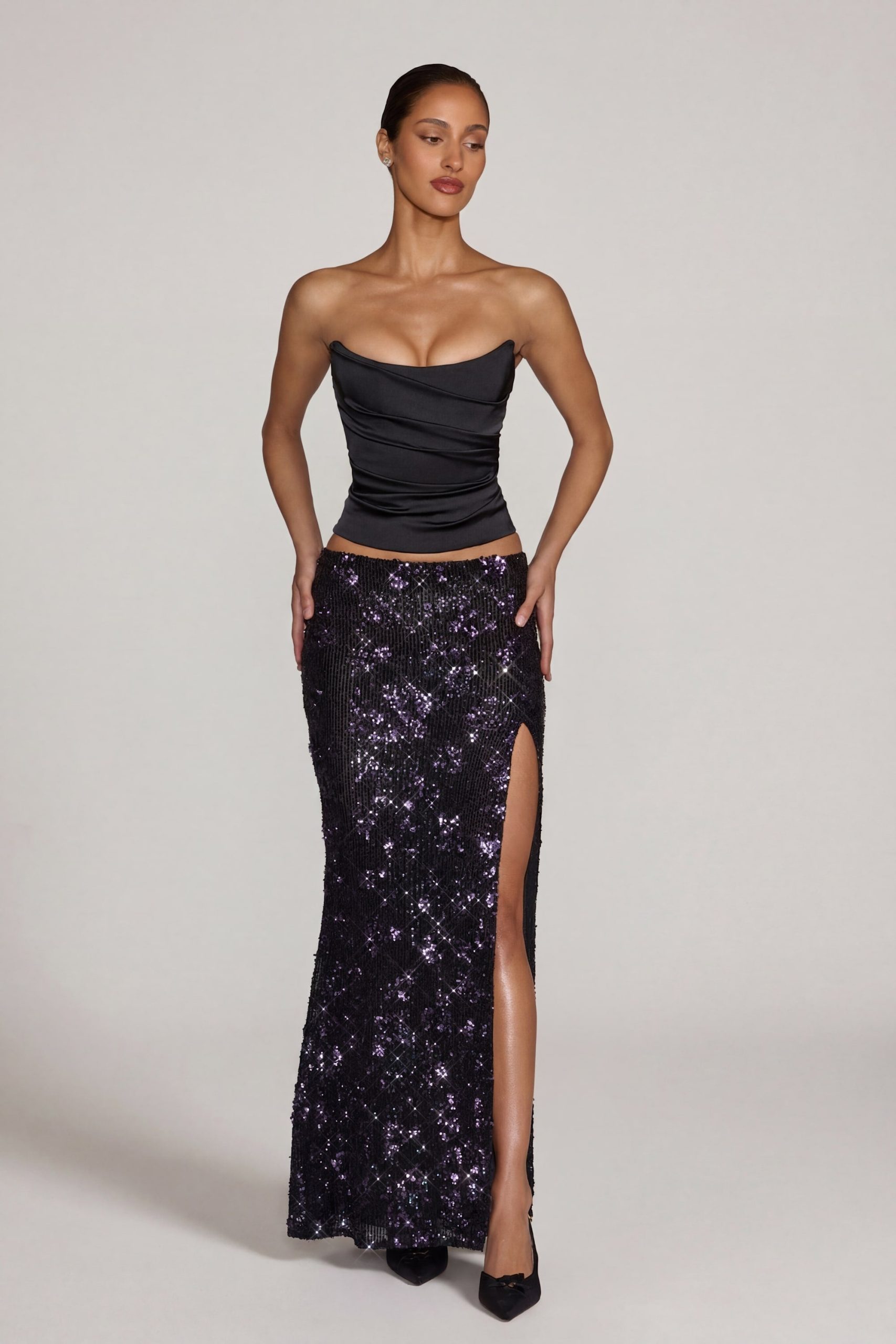 Embellished Mid-Rise Thigh-Split Maxi Skirt in Black Purple - Image 5