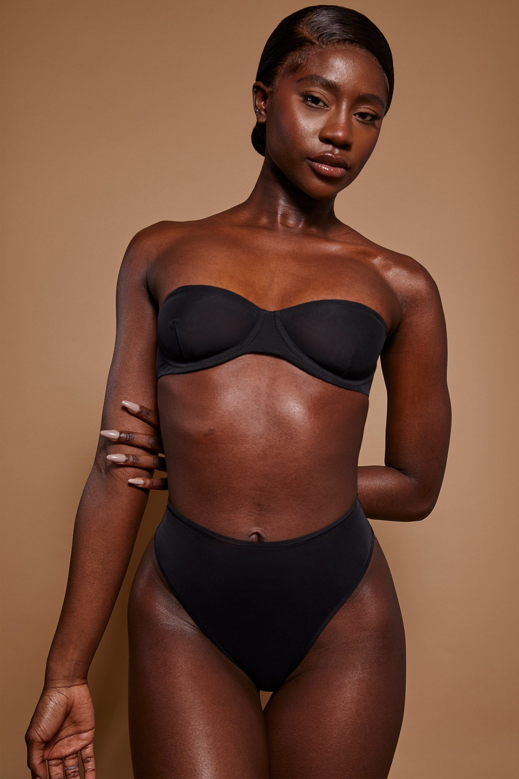 Soft Mesh Strapless Bra in Black - Image 5
