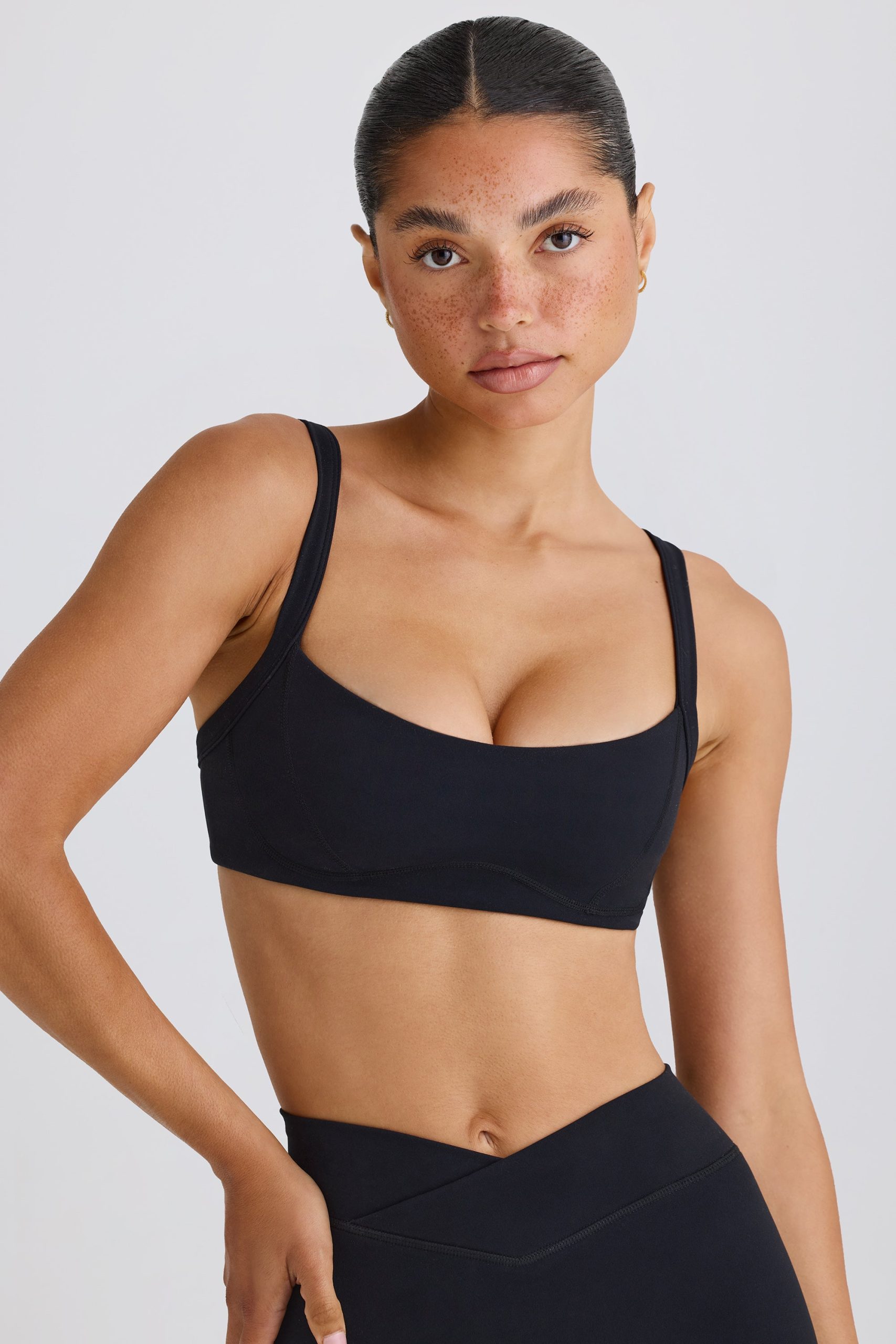 Soft Active Contrast-Trim Sports Bra in Black - Image 8