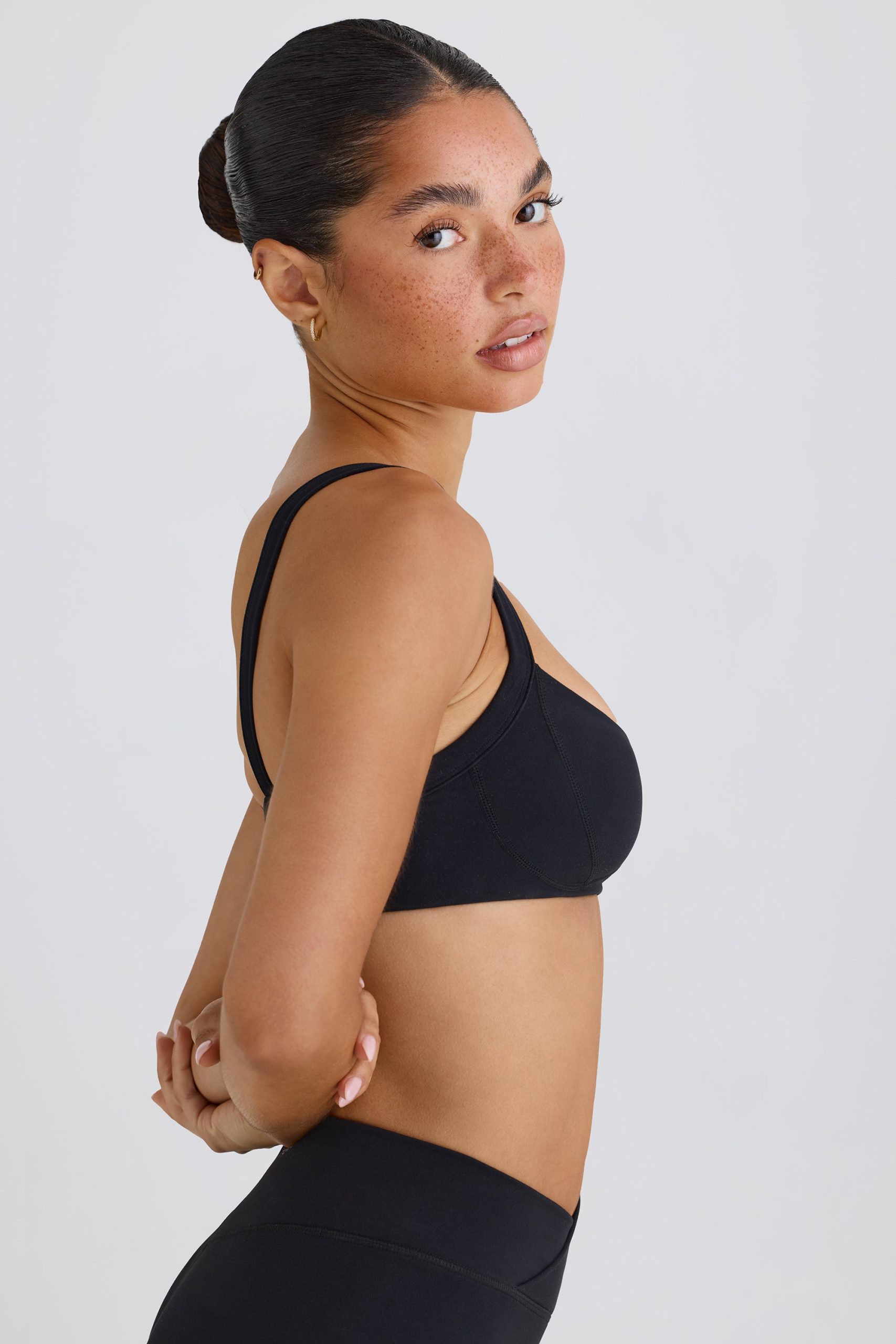 Soft Active Contrast-Trim Sports Bra in Black - Image 3