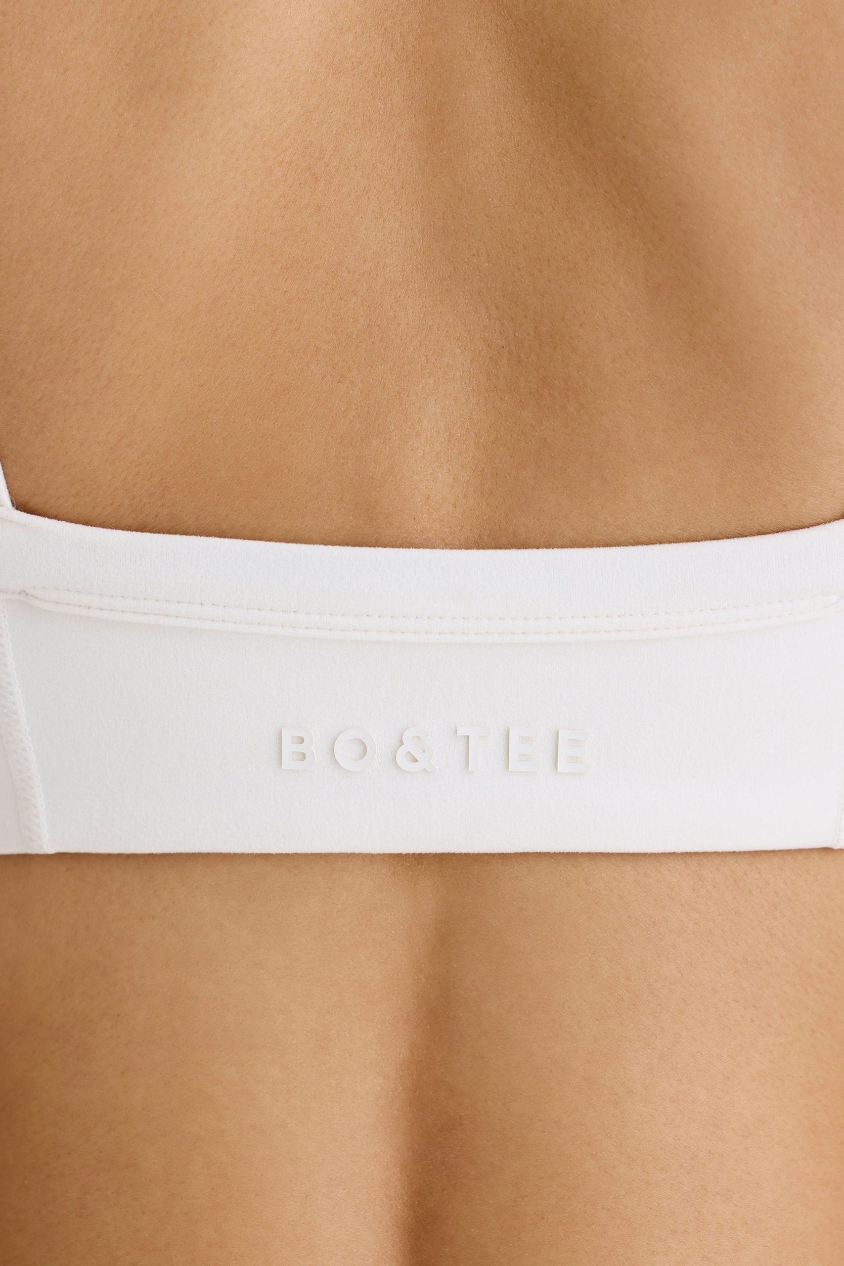 Soft Active Contrast-Trim Sports Bra in White - Image 4