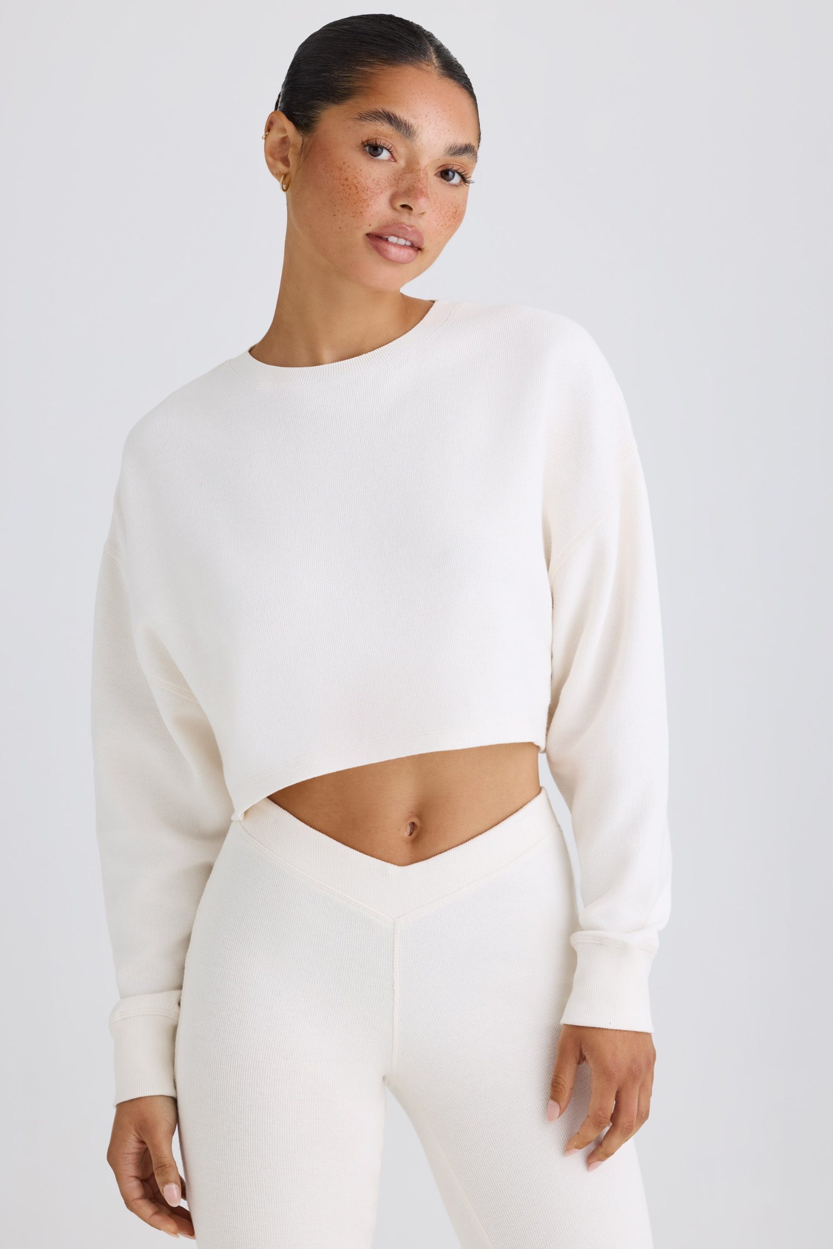 Textured Cotton Jersey Open-Back Cropped Sweatshirt in White - Image 6