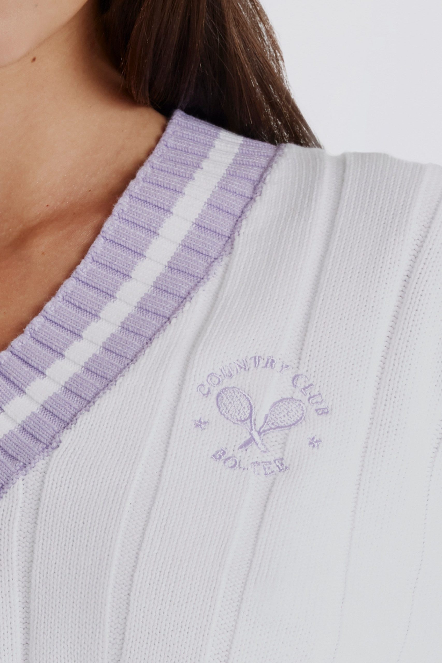 Cable Knit Cotton Cropped Jumper in Lilac Ivory - Image 5