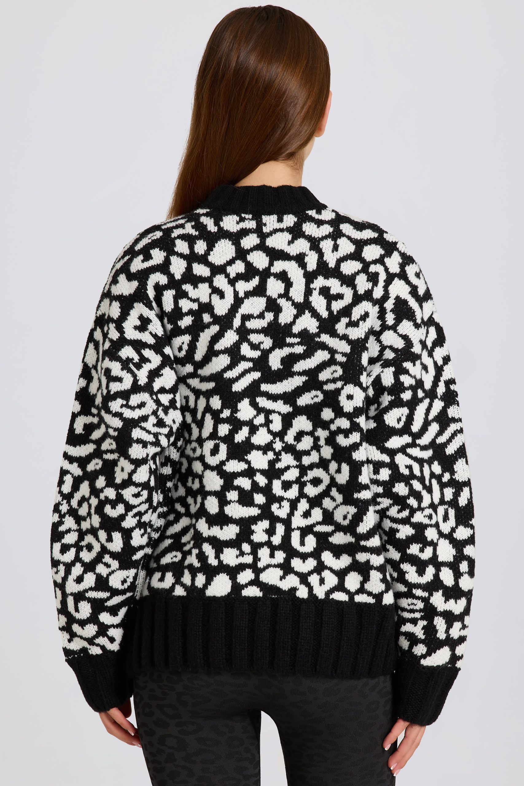 Jacquard-Knit Oversized Jumper in Black - Image 3