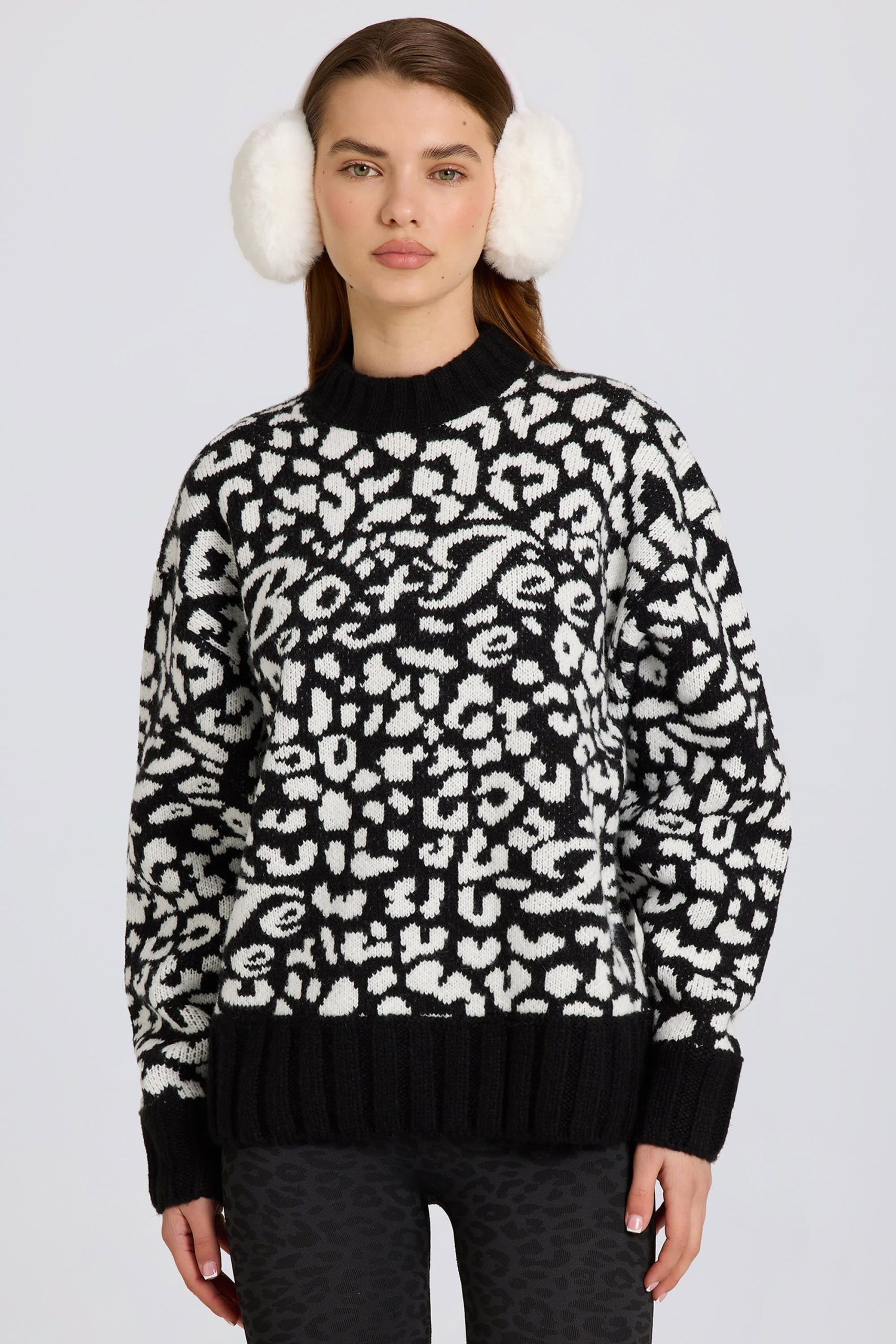 Jacquard-Knit Oversized Jumper in Black - Image 7