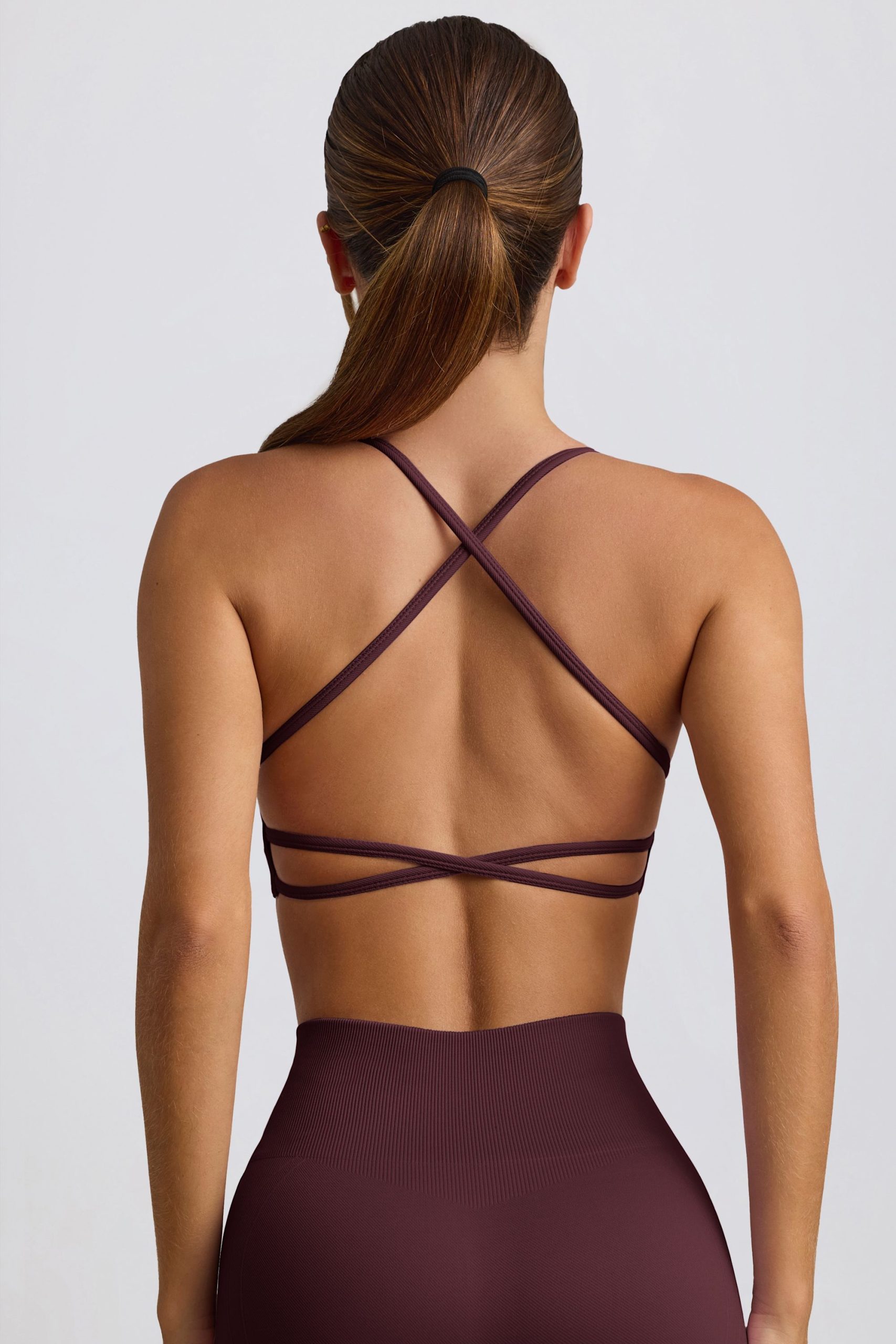 Super Sculpt Seamless Backless Sports Bra in Burgundy - Image 2