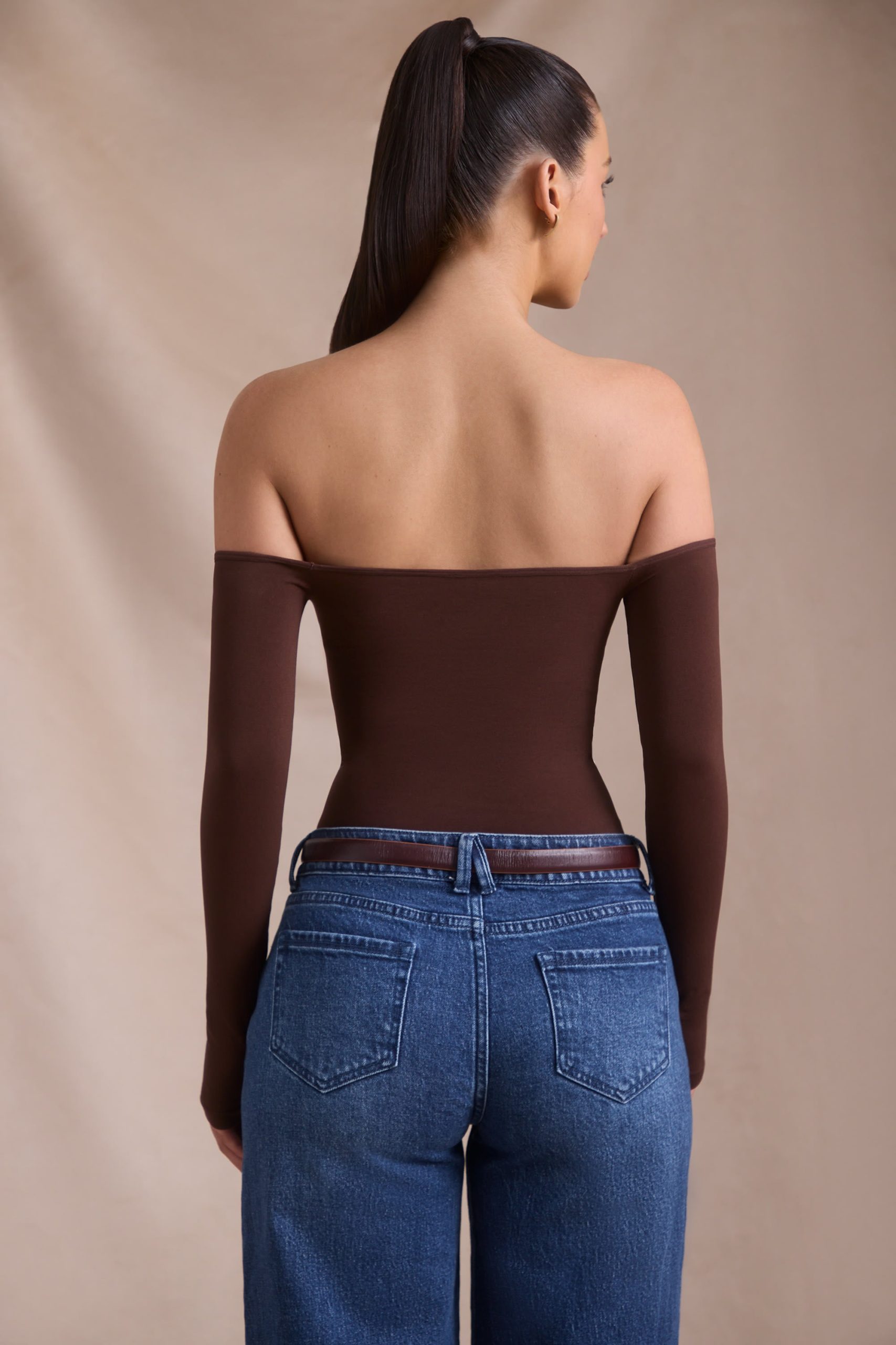 Seamless Off-Shoulder Long-Sleeve Bodysuit in Espresso - Image 3