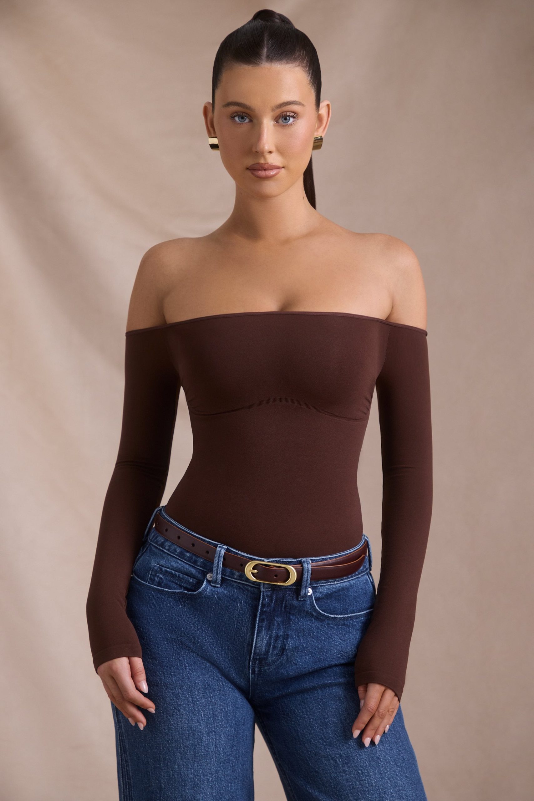 Seamless Off-Shoulder Long-Sleeve Bodysuit in Espresso - Image 6