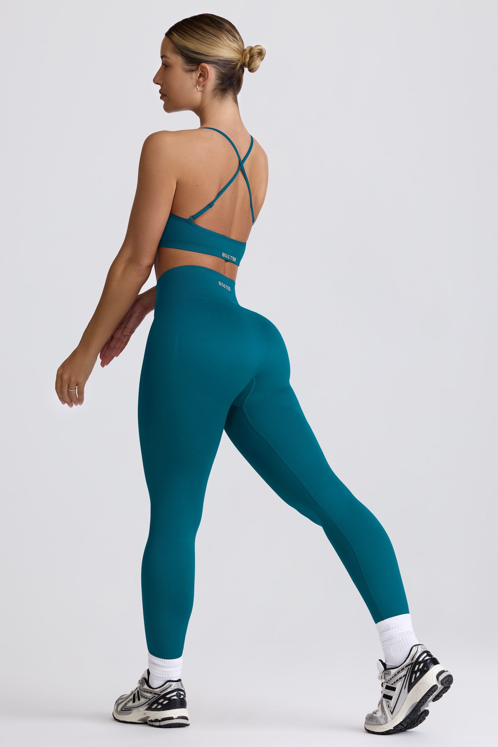Super Sculpt Seamless Leggings in Teal - Image 10
